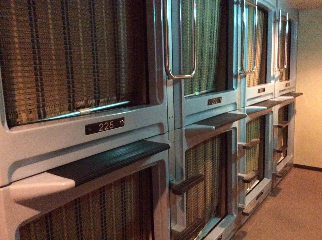 Capsule Inn Miyako Йокохама Екстериор снимка